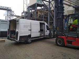 Peugeot Boxer na nakládce vzduchotechniky - adnovotny.com